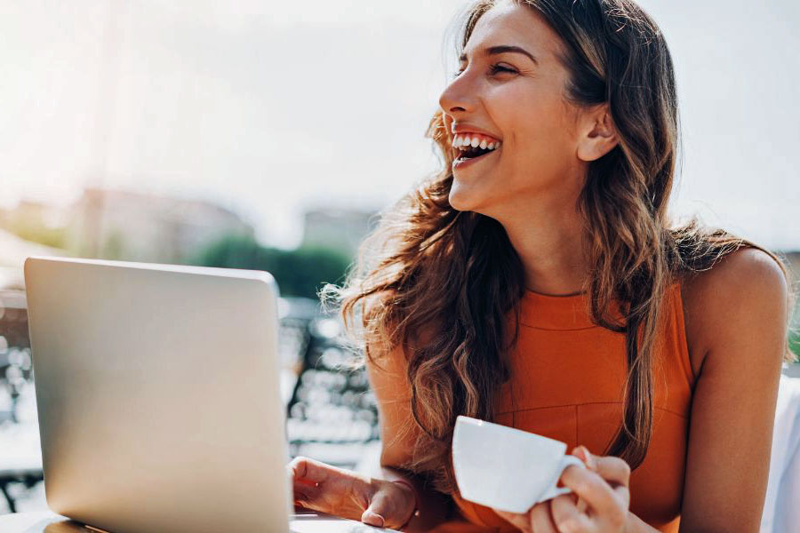 Agentur-Meerblick FAQ Homepage Frau